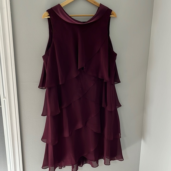 SLNY Dresses & Skirts - 2/$30 Burgundy Sleeveless Tiered Dress